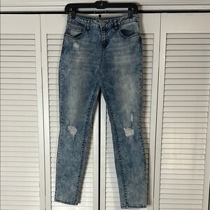 Refuge  Skinny Jeans with Distressed Details
